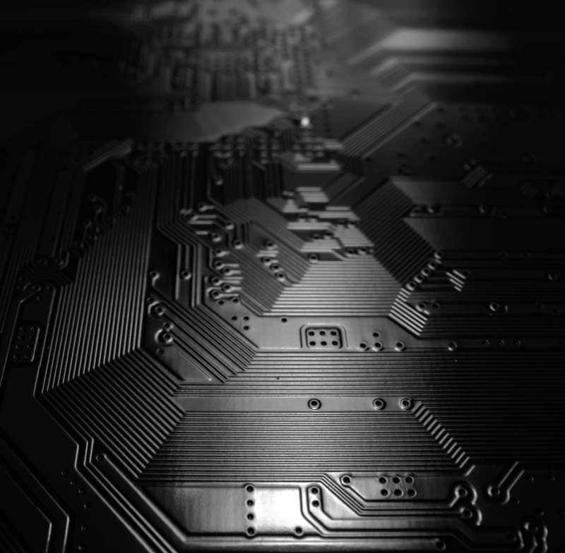 Nahaufnahme von Elektronikbauteilen Steckverbinder Kondensatoren Leiterplatte Zynq